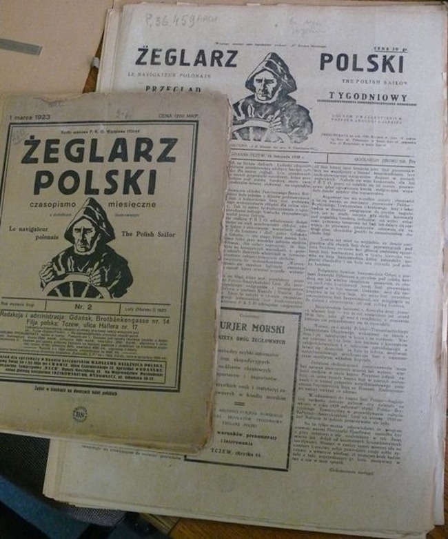 Porównanie okładek czasopisma „Żeglarz Polski” z roku 1927 i 1930