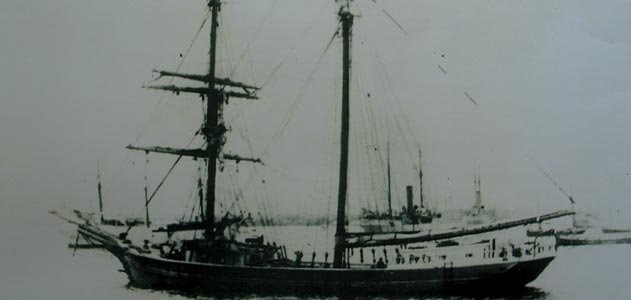 Uszkodzona Mary Celeste 1872 w porcie w Gibraltarze.